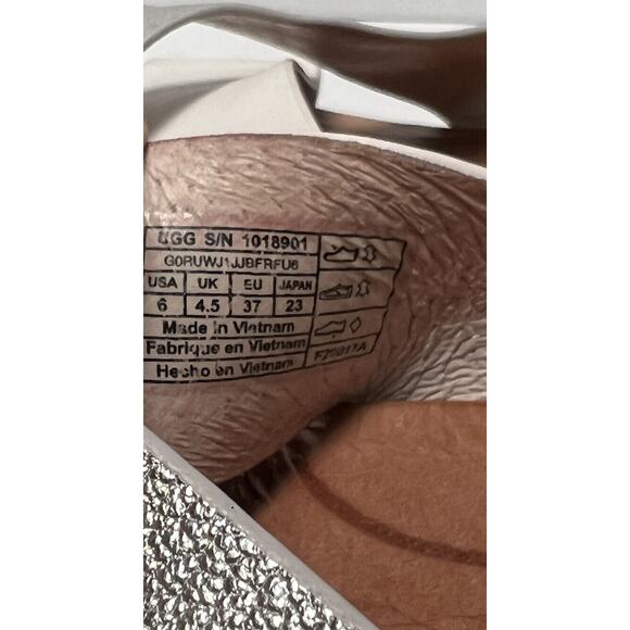 UGG Australia Women’s Size 6‎ Sandals KARI Metallic Silver Slide 1017908 - Picture 7 of 10